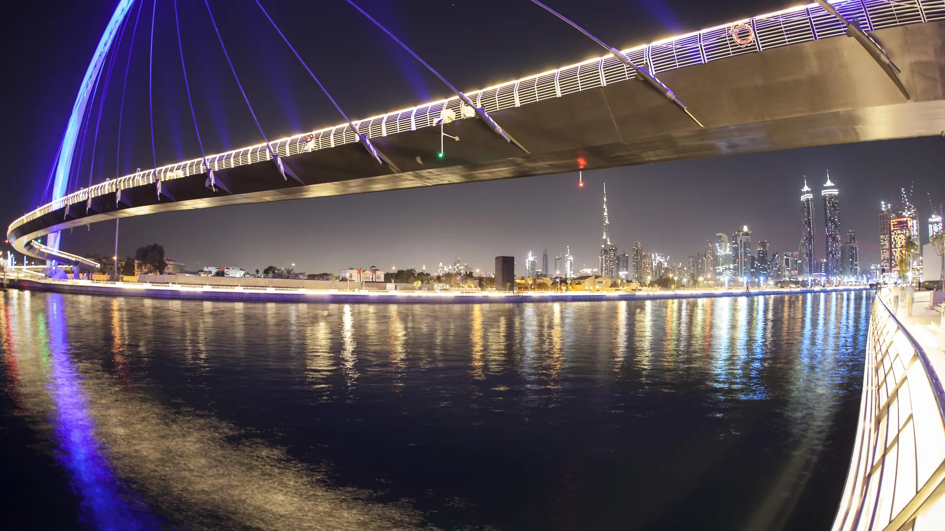 Holiday Inn Express Dubai Safa Park By Ihg 3*,