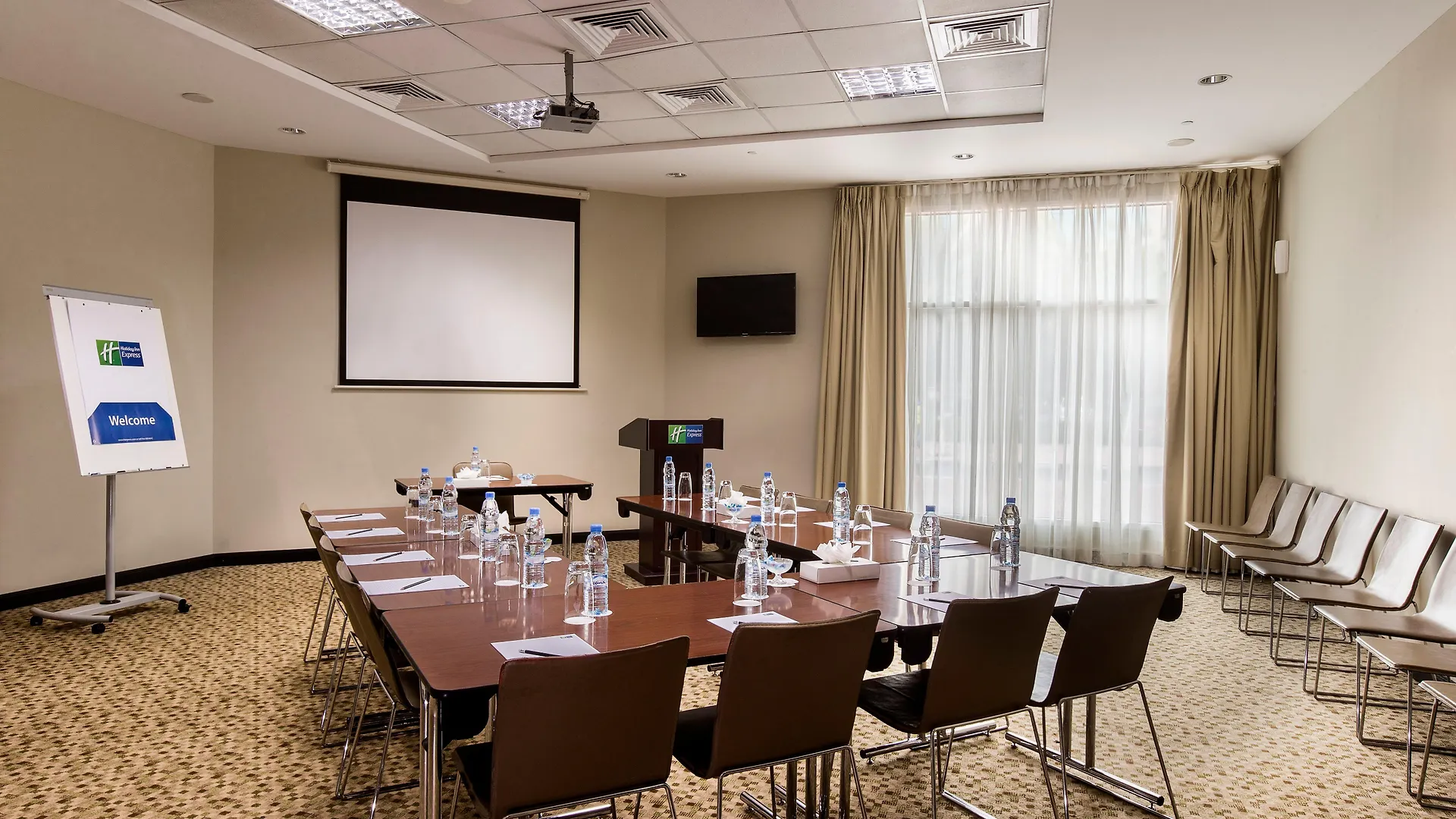 *** Hotel Holiday Inn Express Dubai Safa Park By Ihg United Arab Emirates