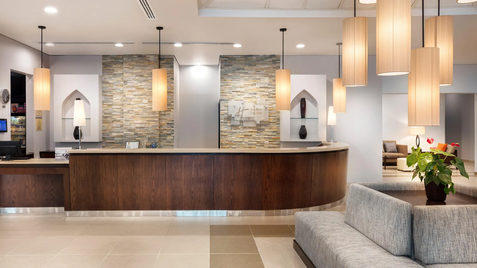 Holiday Inn Express Dubai Safa Park By Ihg 3*,  United Arab Emirates