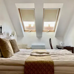 https://opera-16-rooms.inbudapesthotels.com